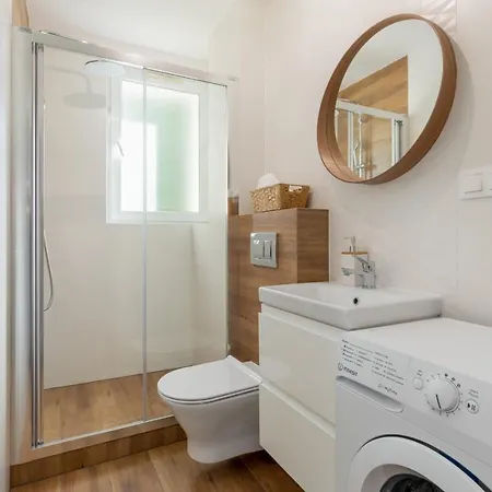 In Centre Of - Katedralna With Balcony By Renters Appartement