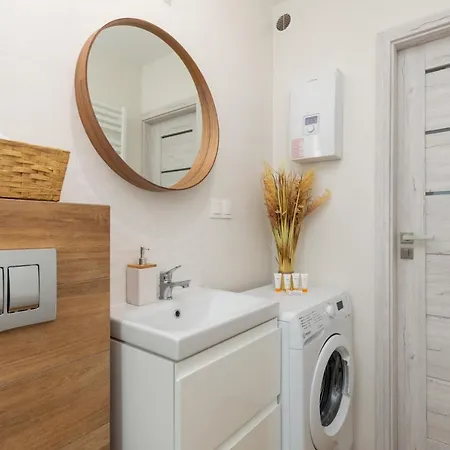 Apartment In Centre Of - Katedralna With Balcony By Renters *