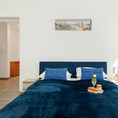 In Centre Of - Katedralna With Balcony By Renters